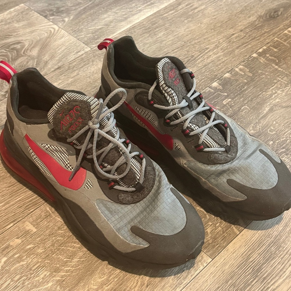 Nike Air Max 270 React Houndstooth Mens 11 Gray Red Black CT3135-001 Sneakers